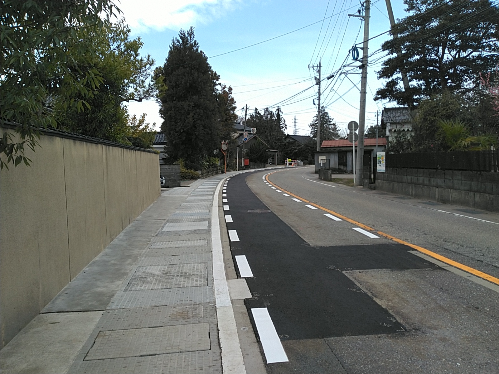 主要地方道富山上市線県単独道路改良（フレッシュアップ）路肩拡幅工事